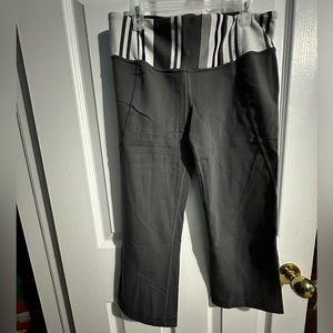 Lululemon capris 🩷